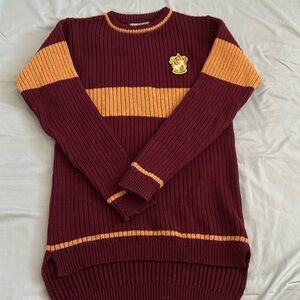 Great condition Gryffindor sweater, size L